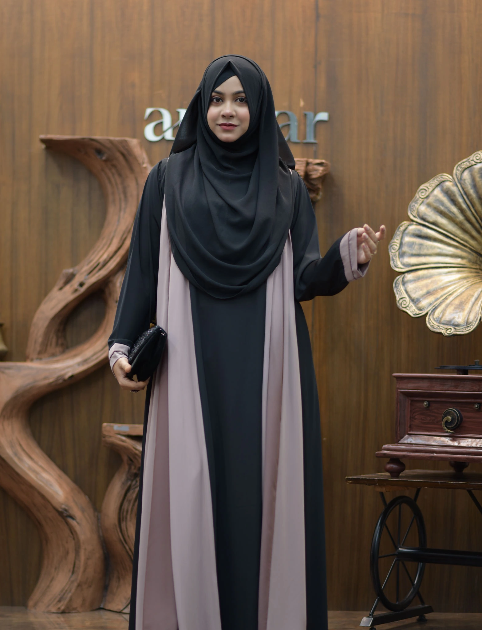 Abaya Antaha 25