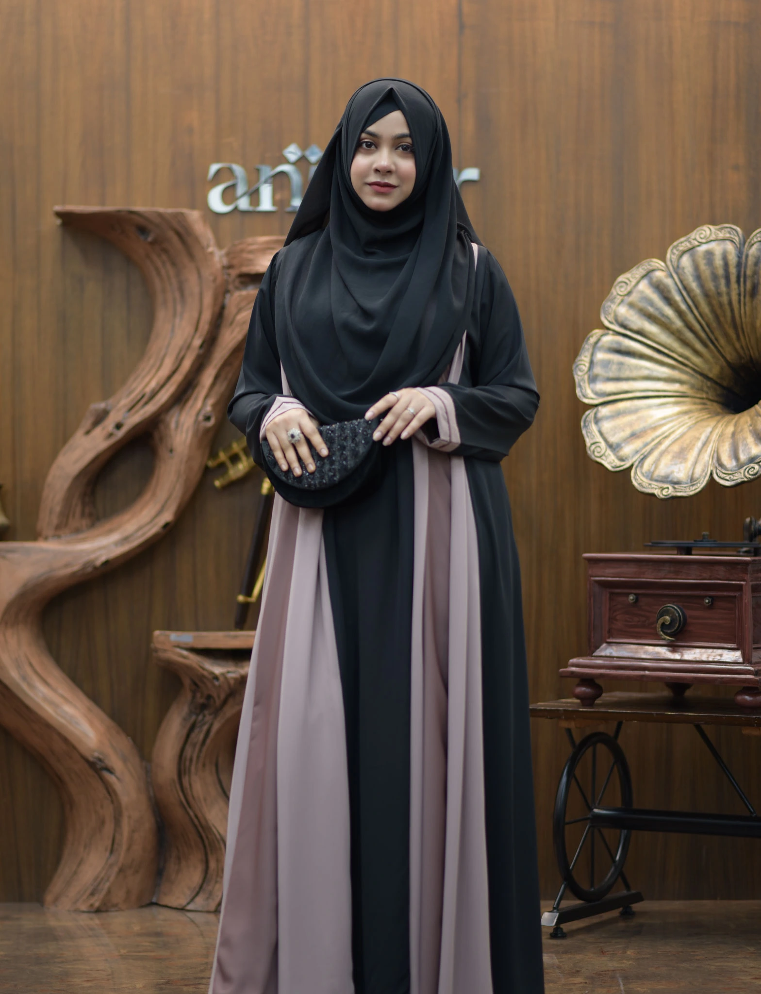 Abaya Antaha 25