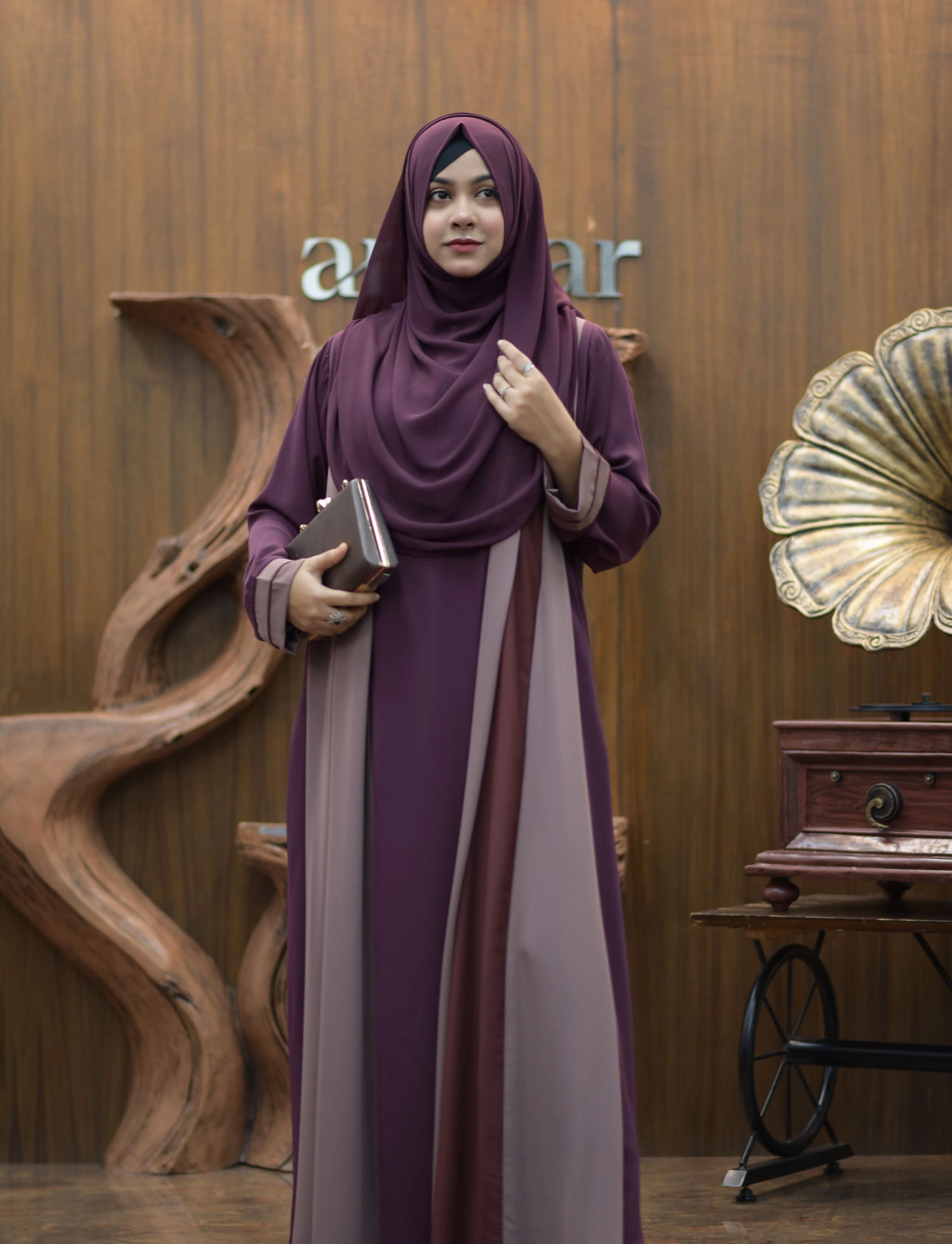 Abaya Antaha 25